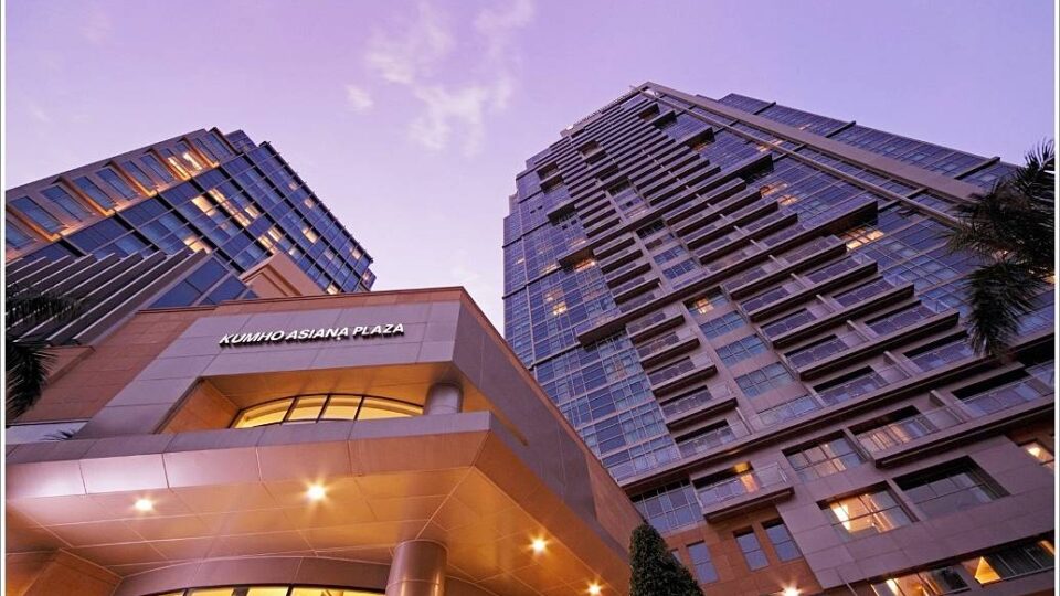 Nhìn toàn cảnh cao ốc văn phòng cho thuê Kumho Asiana Plaza Lê Duẩn, Quận 1