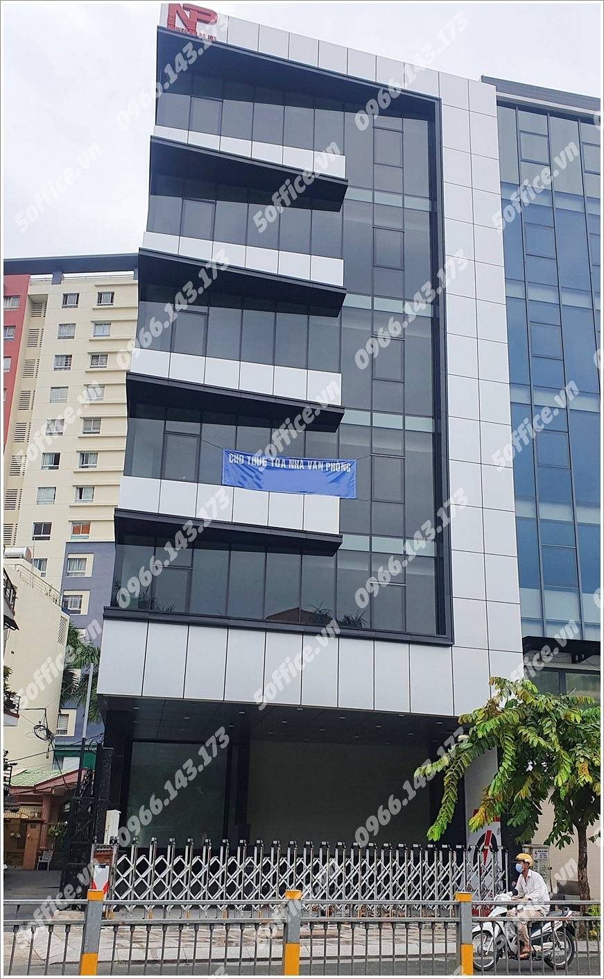 Mặt trước cao ốc cho thuê văn phòng Nhà nguyên căn Lũy Bán Bích, Quận Tân Phú, TPHCM - 5Office.vn